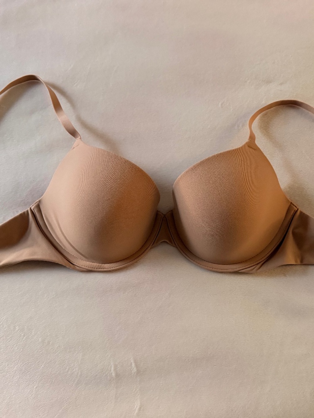 Skims Bra 34C. NWT. Fits everybody collection